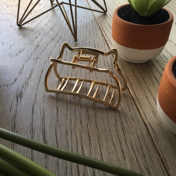 Neko gold metal kitty ears hair clip - Picture 3 of 7